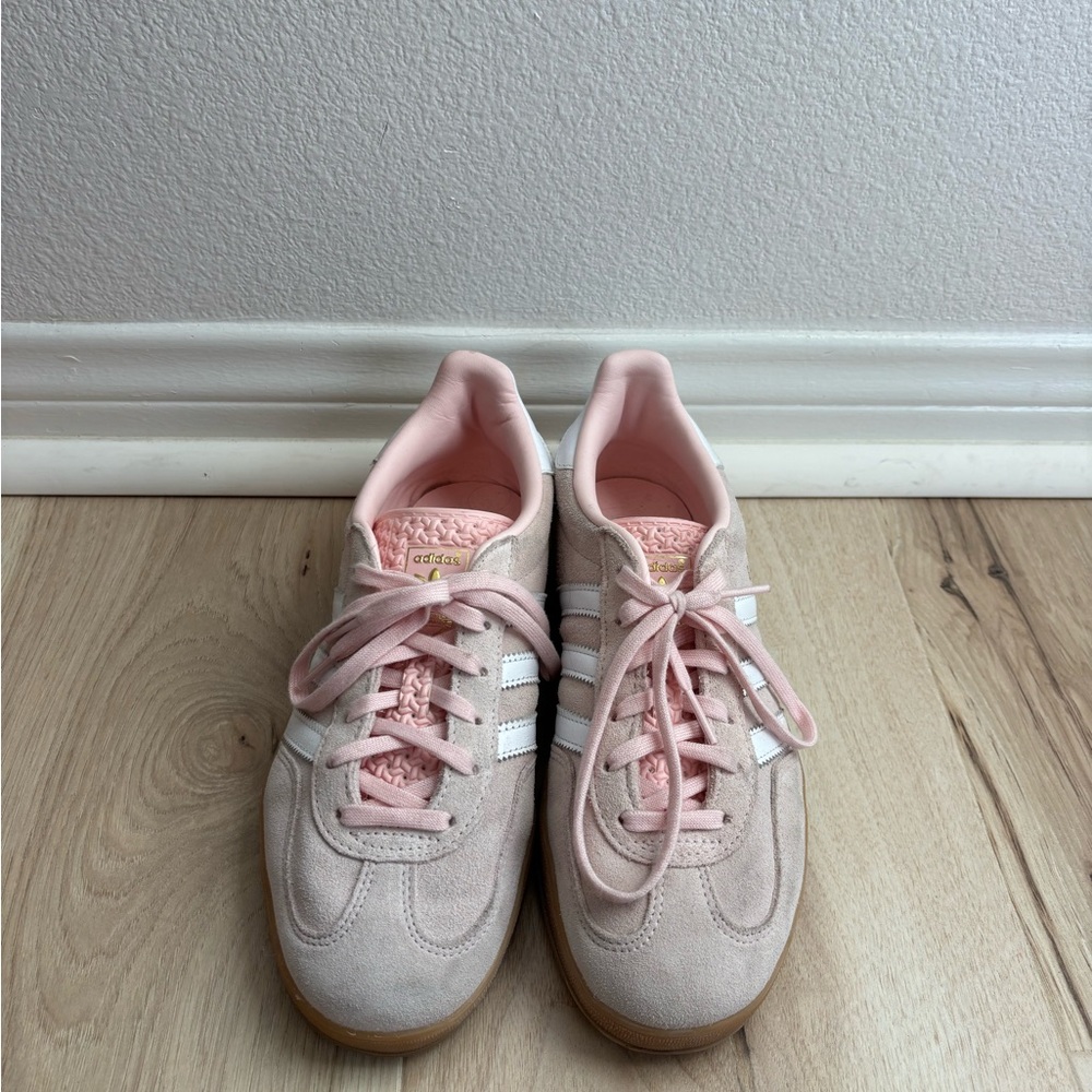 adidas Women’s Pink Gazelle sneakers 7.5